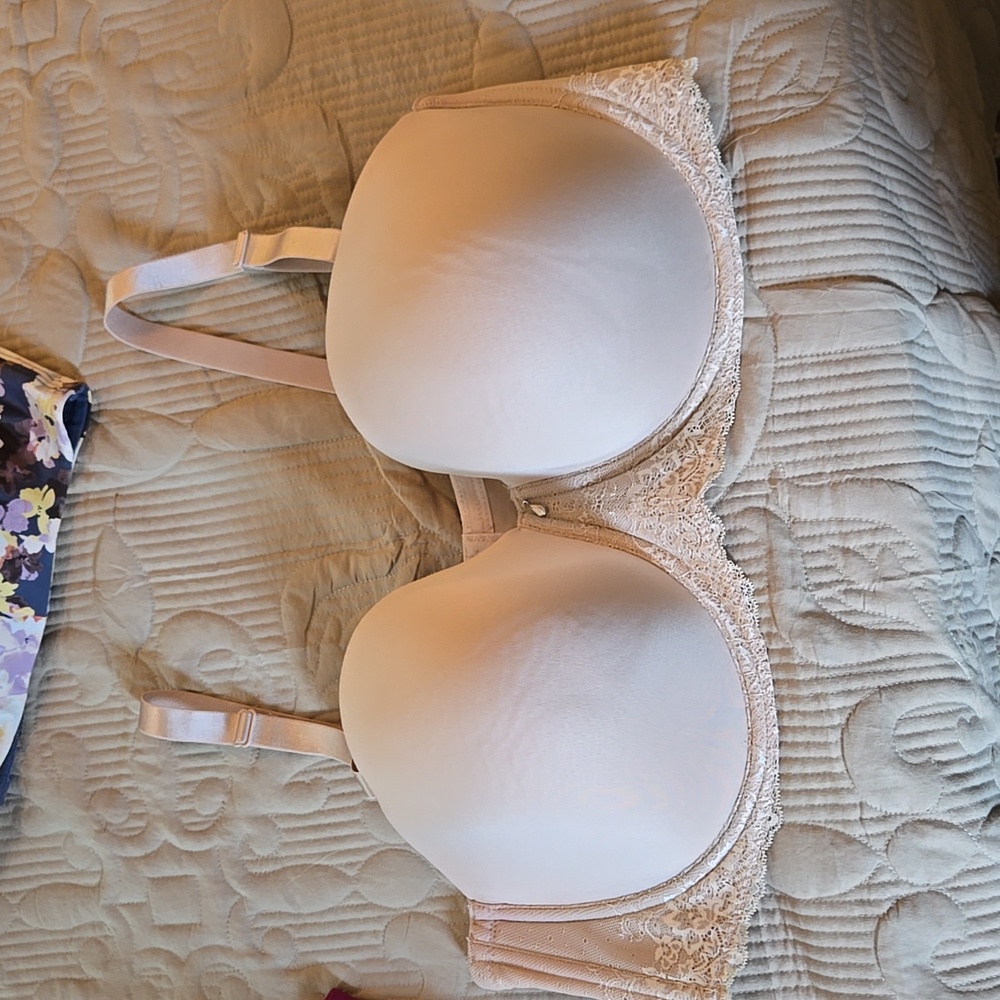 Torrid Bra Bundle - 44DDD!! - Picture 9 of 17
